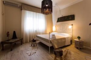 1920 Maison et Musique Hotel