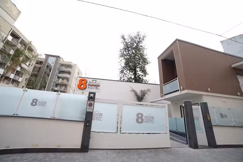 8 Room Hotel Catania