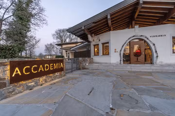 ACCADEMIA VINE LODGE