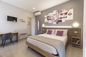 Affittacamere Orchidea for tourists and Hesperia Hospital