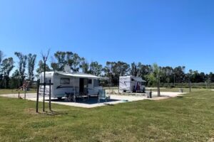 Agricampeggio Vento Etrusco piazzole ,area sosta per camper e roulotte ,alloggi di Glamping Safari