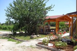 Agriturismo-Agricampeggio-B&B Sbrega