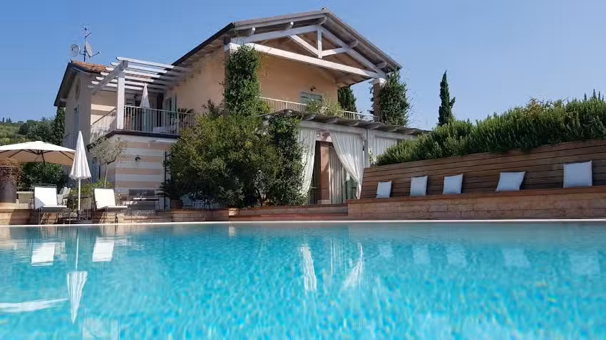 Agriturismo – B&B Soleluna – Vendita olio extravergine di oliva biologico, lago di Garda