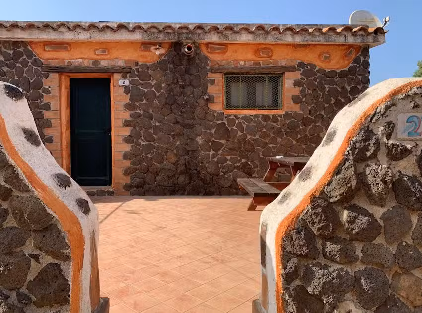 Agriturismo Gulunie camere e ristorazione tipica a 800 metri dal mare