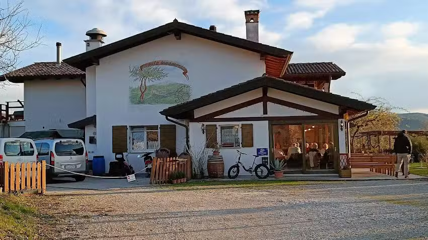 Agriturismo Il Melo Innamorato/Turistična kmetija Il Melo Innamorato