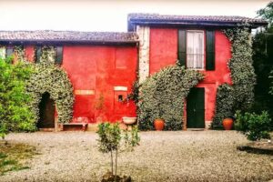 Agriturismo La Casarossa