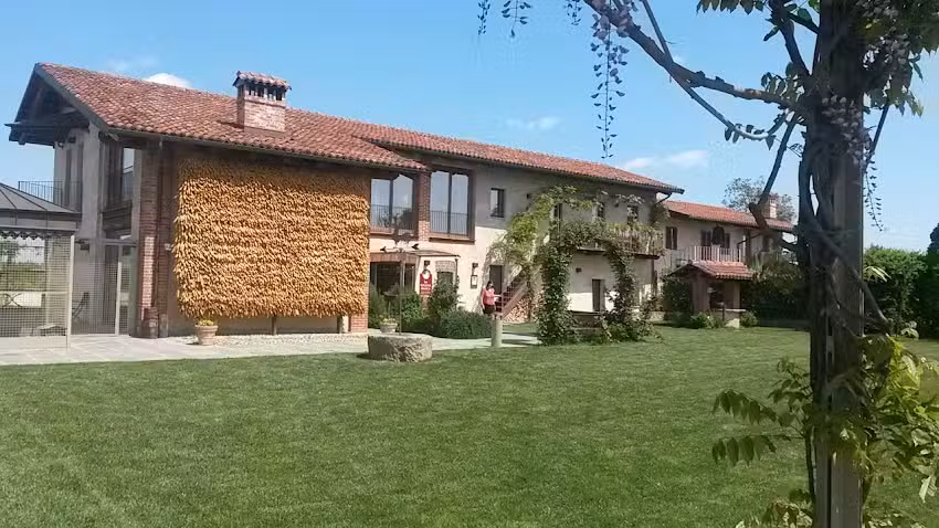 Agriturismo La Gallina Bianca Di Enrico Lovera