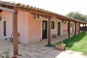 Agriturismo Le Mangiatoie del Re Giordano, Bed and Breakfast, Centro Eventi, Piscina ai Laghetti di Avola Antica