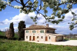AGRITURISMO RUSTICHINO bed and breakfast