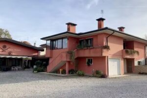 Agriturismo VI^ Pietra Miliare