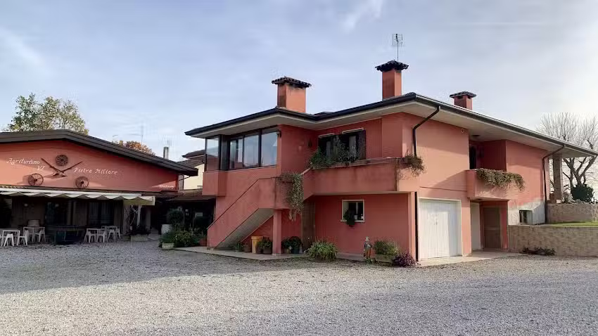 Agriturismo VI^ Pietra Miliare