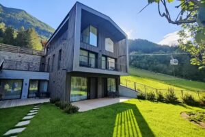 AhriaNova Apartments