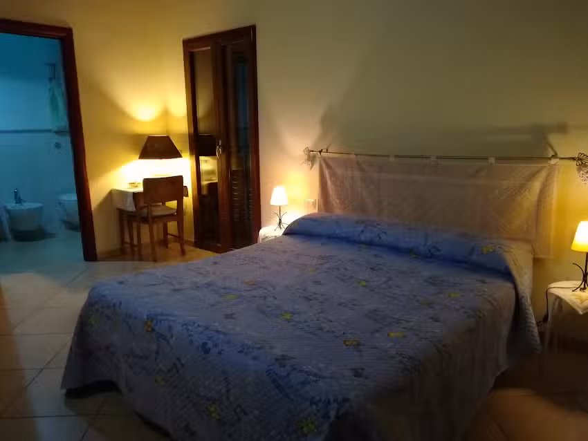 Al Ciclamino Bed & Breakfast (CIN: IT111041C1000E6598)