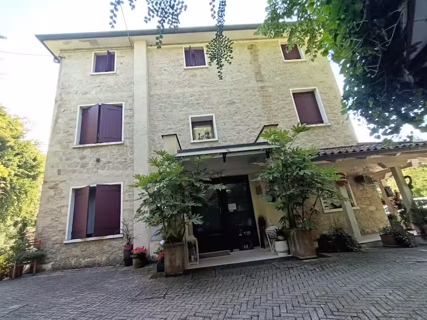 Al Moin Beds & Homes