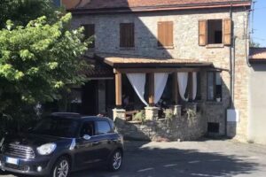 Albergo dei Cacciatori di De Micheli Renzo