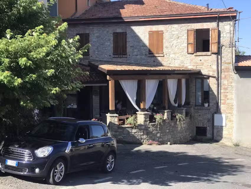 Albergo dei Cacciatori di De Micheli Renzo