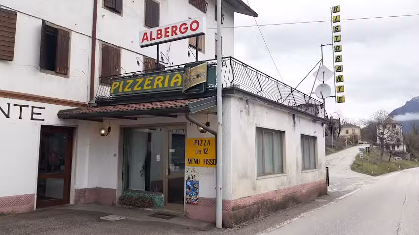 Albergo Dolomiti Sas di De Francesch Massimo & C.