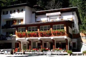 Albergo Lago Rosso