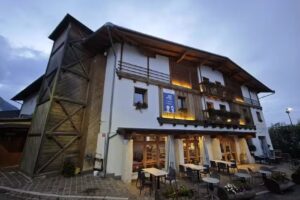 Albergo Ristorante Croce d`Aune