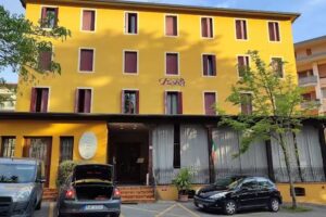 Albergo Ristorante FLORA