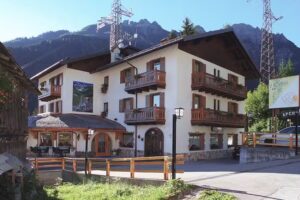 Albergo Ristorante La Montanara | Pizzeria Ipiza