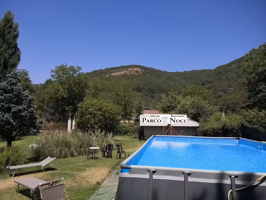 Albergo-Ristorante”Parco alle Noci”tra la Cascata delle Marmore,Labro e valle Santa di S Francesco