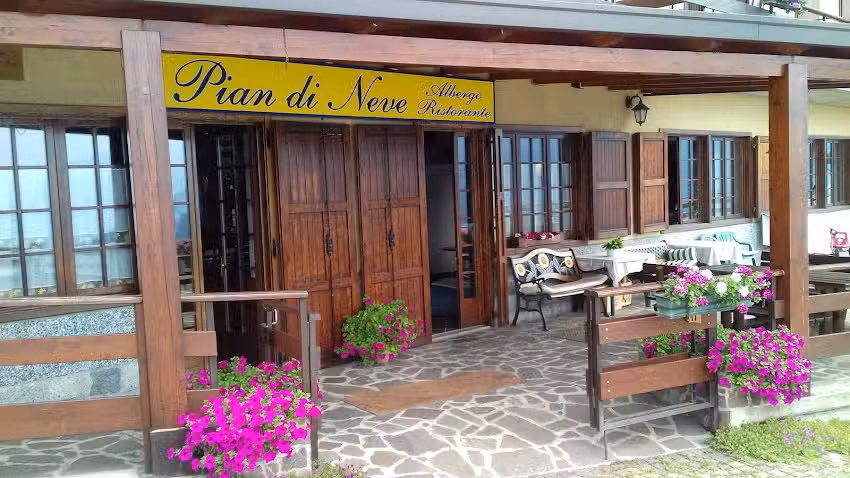 Albergo Ristorante Pian Di Neve