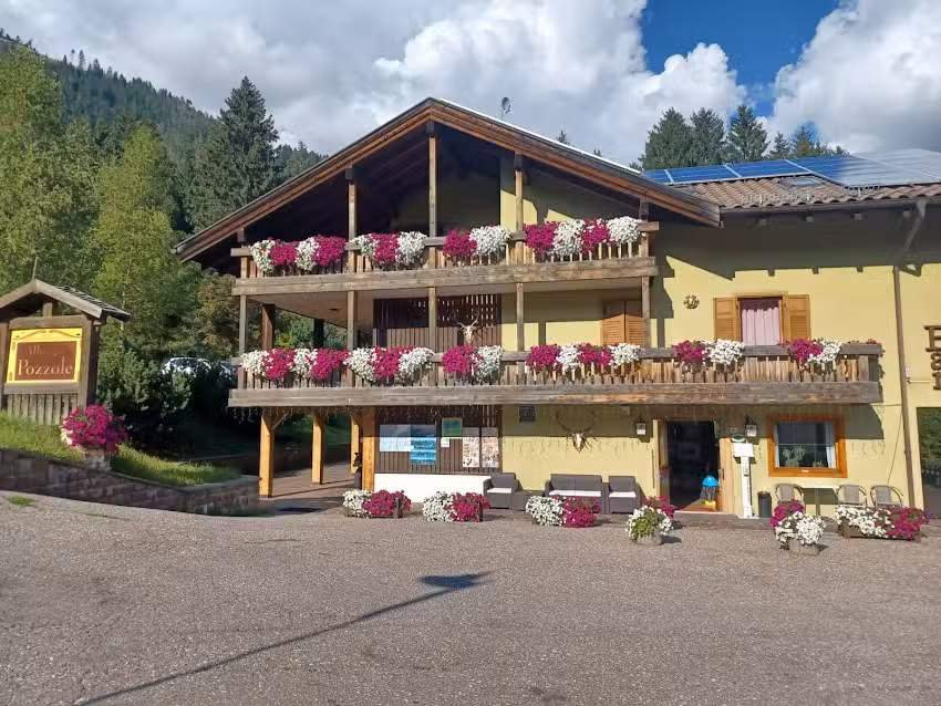 Albergo Ristorante “Pozzole” – Centro BENESSERE e Fitness – Ideale per VACANZE in coppia o con la famiglia VAL DI FIEMME