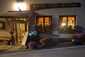 Albergo Rosa Alpina Di Zoro Gabriella E C. Sas