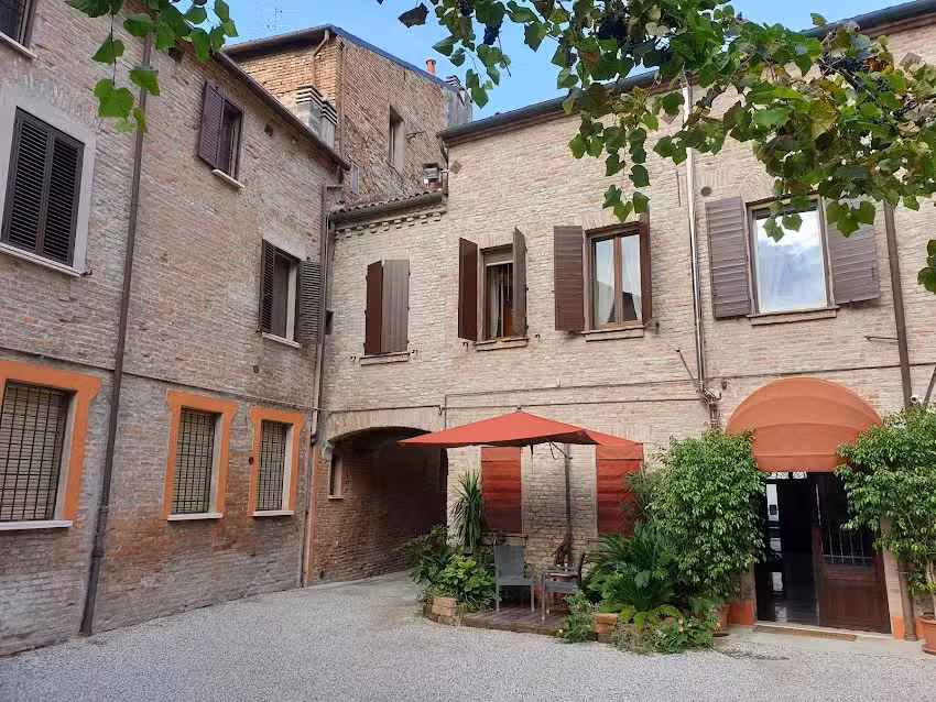 Alkimia Smart Rooms, parcheggio interno