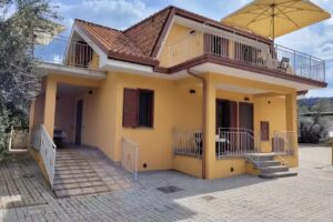 ALLOGGIO TURISTICO MAGNIFICO ALESSANDRO C.I.N. IT059012C2OKT7VBPP e nr. IT09012C2XQ8HLXSS, LENOLA (LT) TL.3284673339