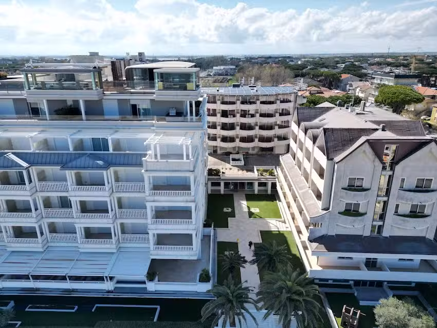 Altamarea Residence & Hotel