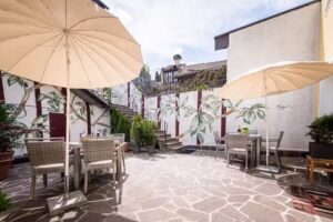 Am Schloss Guest House