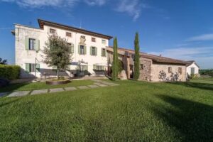 Antico Stemma Corte Meneghella