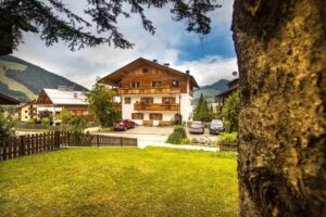 Apartments Ciasa Isidor – San Vigilio, Dolomites