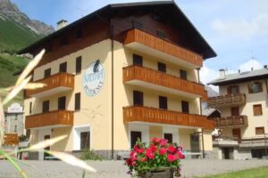 Appartamenti Casa Vacanze Raethia