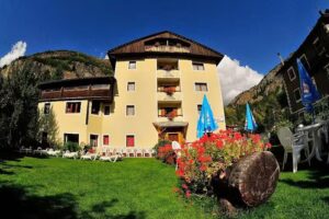 Appartamenti e Bar Cascate Lillaz