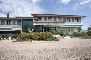 Aquila D’Oro Hotel & Lounge Bar