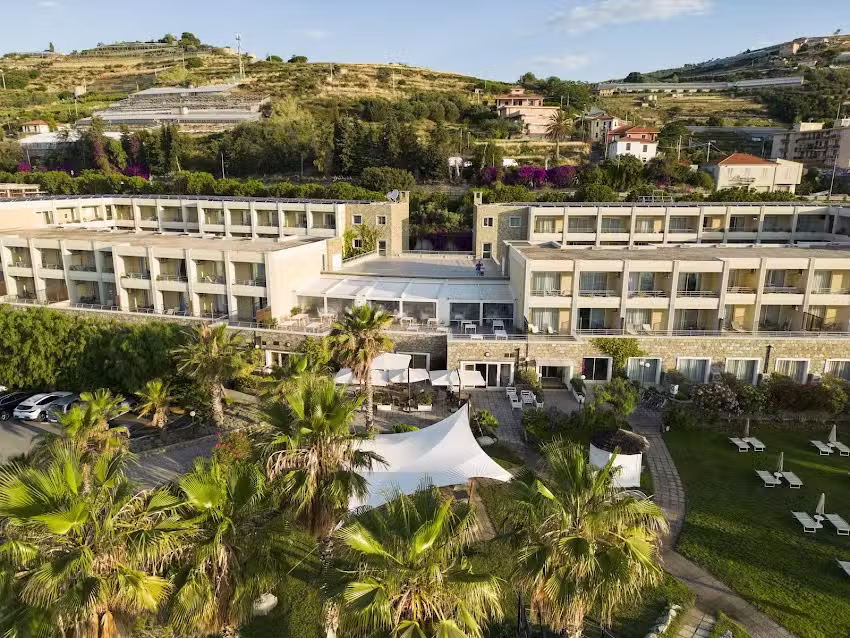 Aregai Marina Hotel & Residence