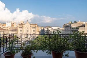 Attico La Casa di Pina, terrazza privata sul Duomo e vista sul mare