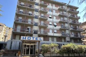 Auto Park Hotel con Ristorante interno e PARCHEGGIO INTERNO GRATUITO!!!