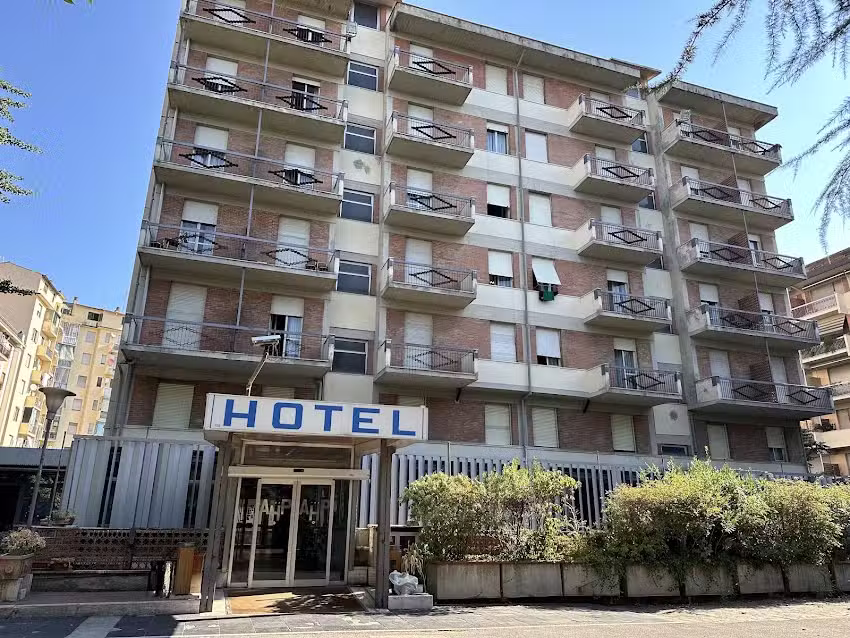 Auto Park Hotel con Ristorante interno e PARCHEGGIO INTERNO GRATUITO!!!