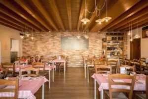 Avanguardia Trattoria/Hotel