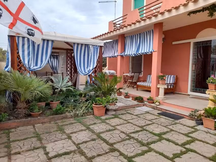 B.& B.colonne Di Tharros