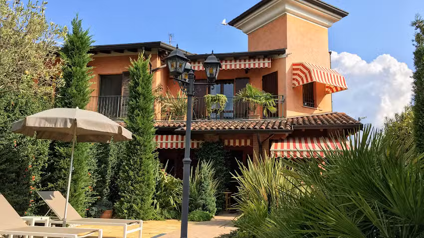 B&B Desenzano Paradise CIN: IT017067B4DZ2I6Q47
