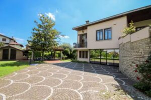 B&B FAMILY FIRST, Piscina e Parco Giochi [Bed & Breakfast a Leolandia]