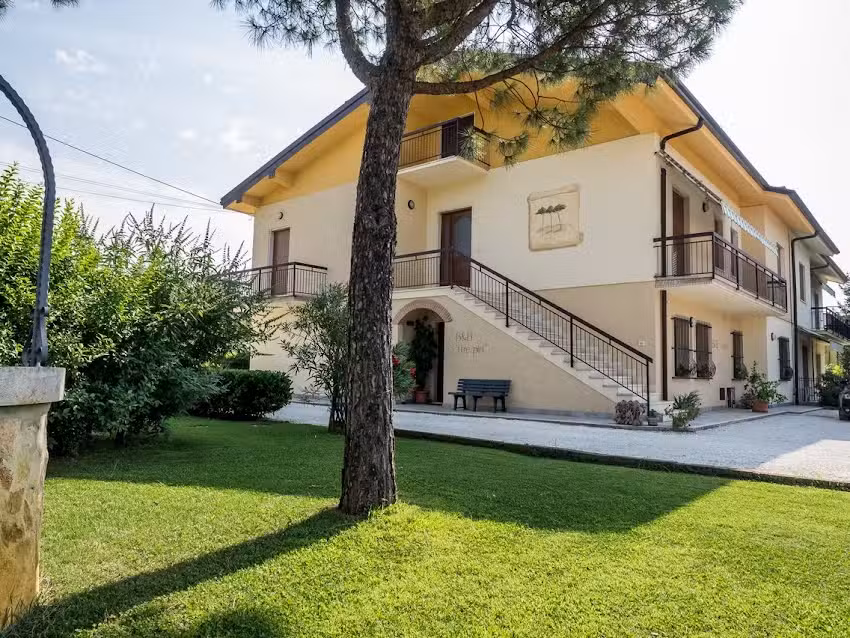 B&B I Tre Pini (CIN: IT023050B4AMRIMKGE)