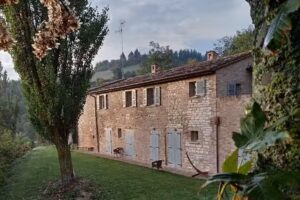 B & B “Lupin View”