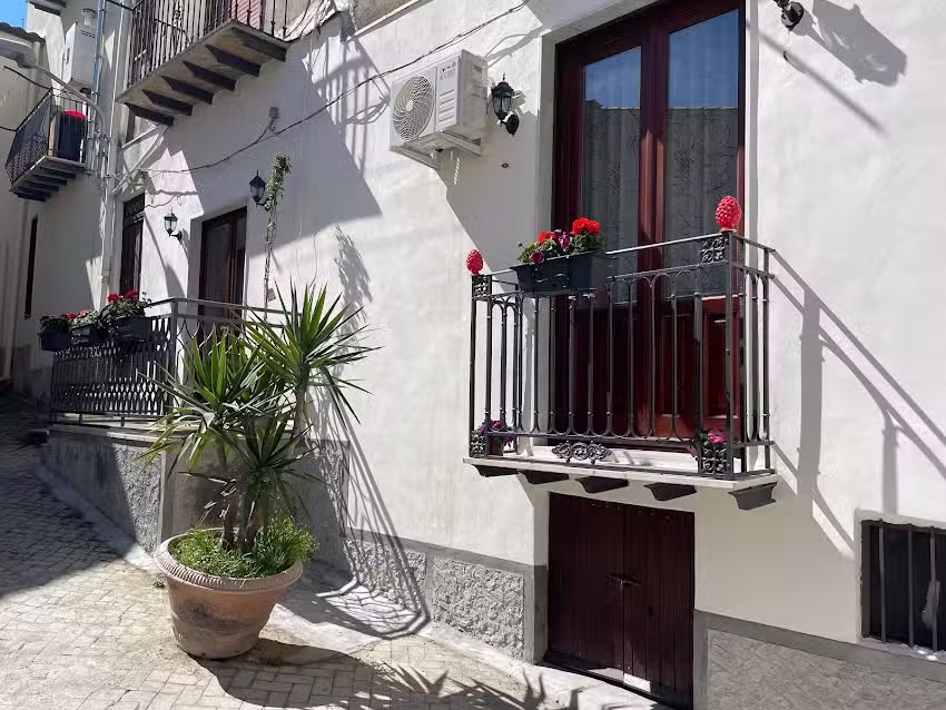 B&B Rose Rosse – Sicily Holiday House