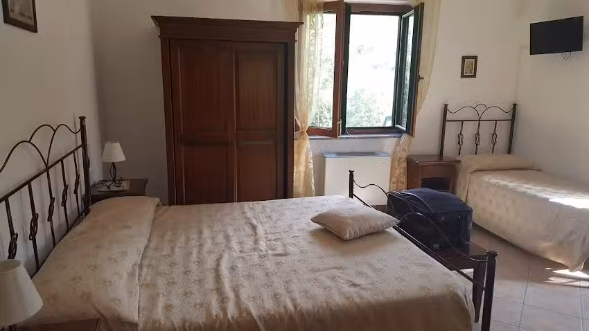 B & B “SOLE DEL POLLINO”
